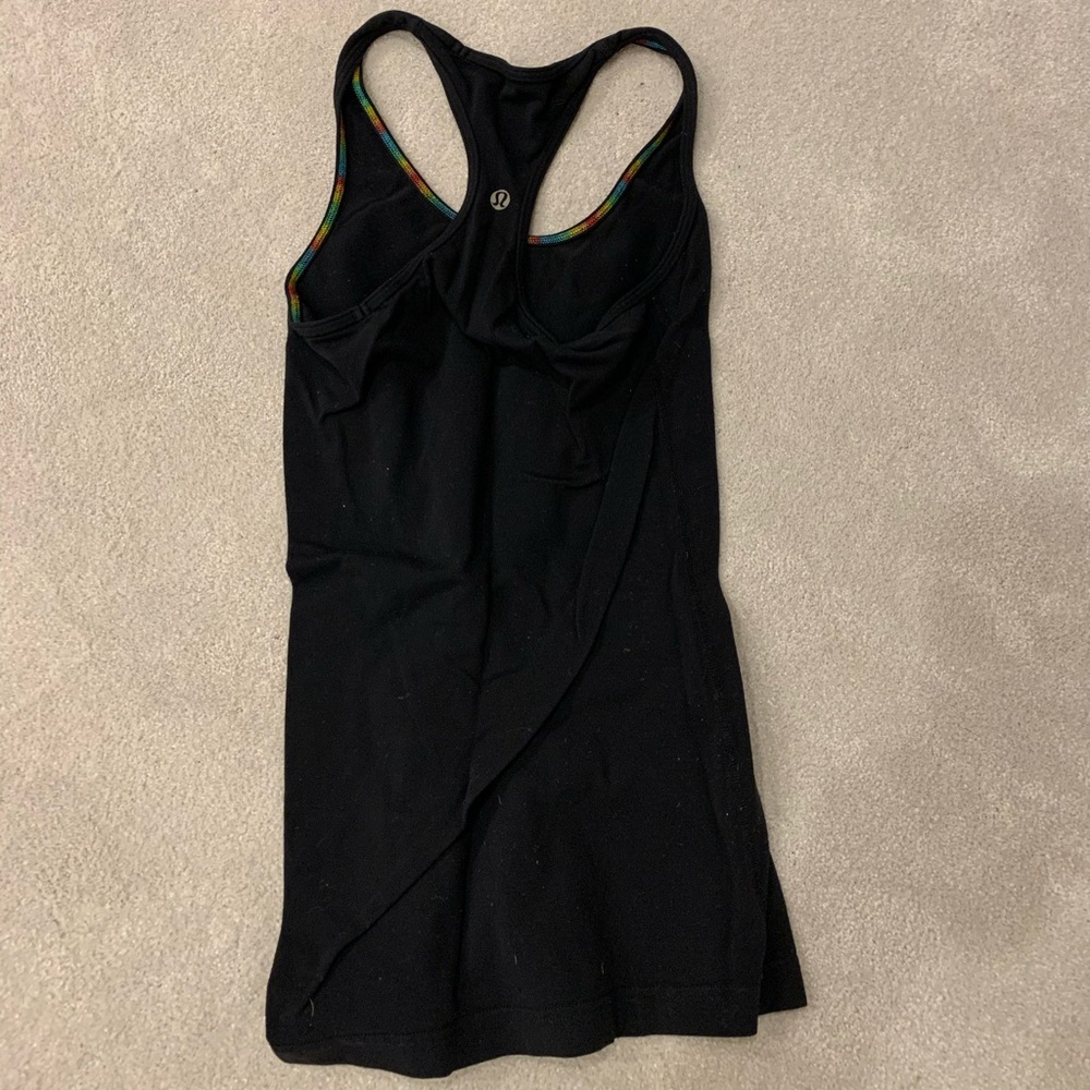 Black size 4 lululemon top